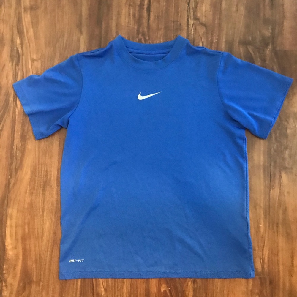 🌟Nike Dri Fit shirt youth boys S